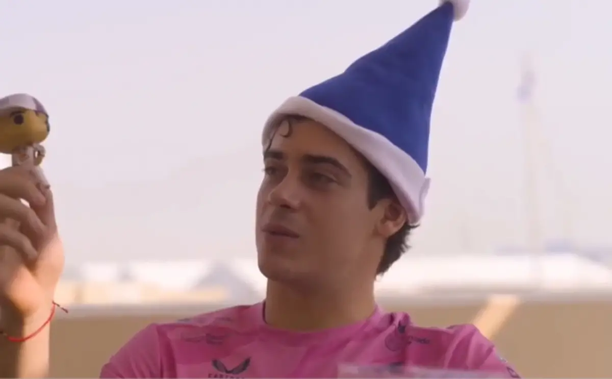 Fórmula 1 y el “Papá Noel secreto”: Franco Colapinto estuvo en la fiesta, se sorprendió con su regalo y sorprendió a Bearman