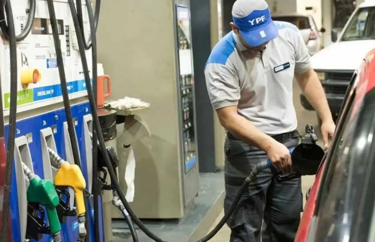 ¿Hasta qué hora podrás cargar nafta este 24 de diciembre?