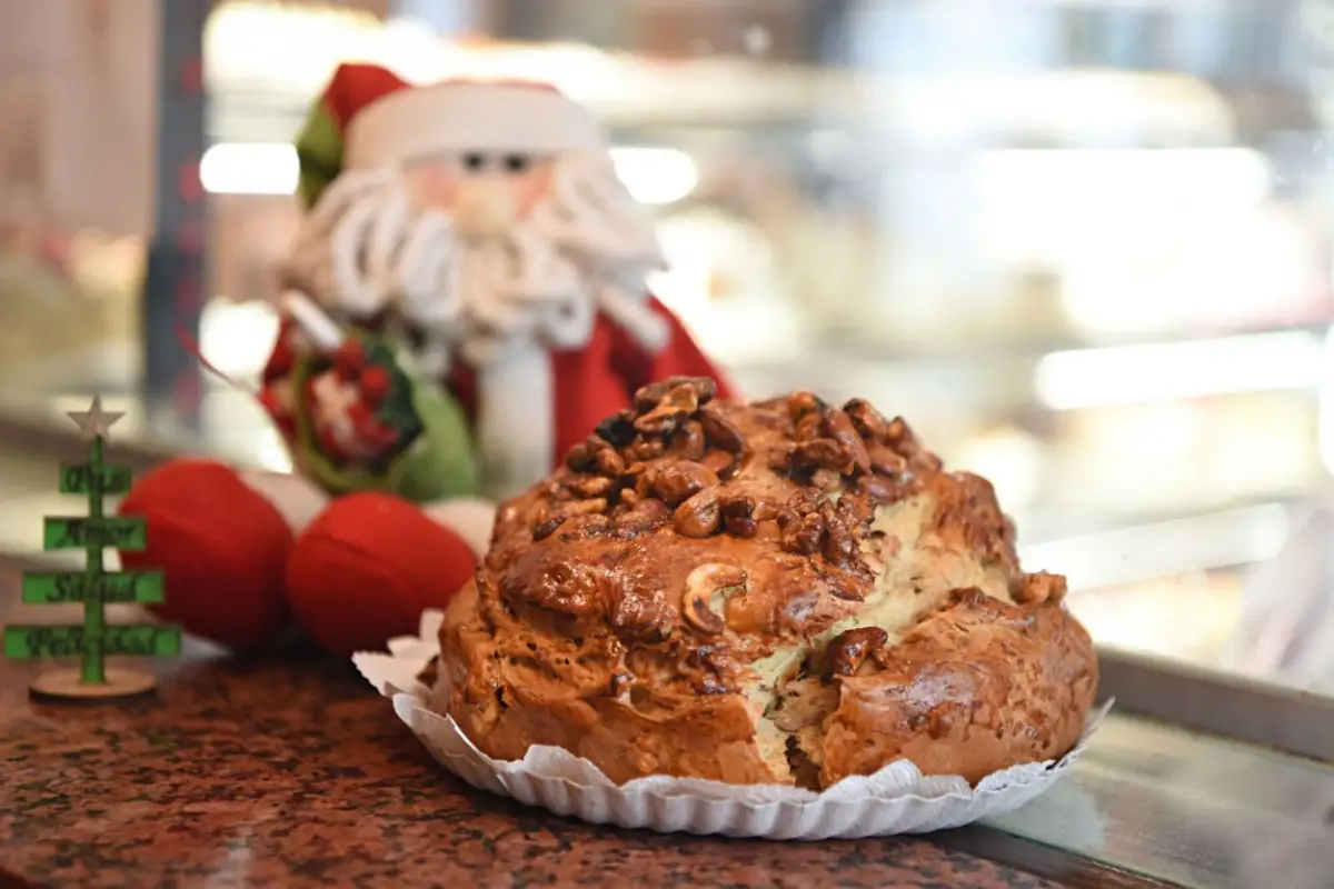 DIFERENTES VERSIONES. Con nueces o frutos secos, los sabores clásicos siguen siendo los más pedidos por los clientes más fieles de las panaderías.