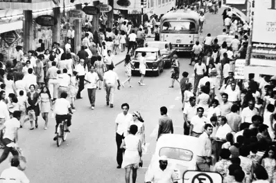 Recuerdos fotográficos: 1971. Las compras de las fiestas, ayer y hoy