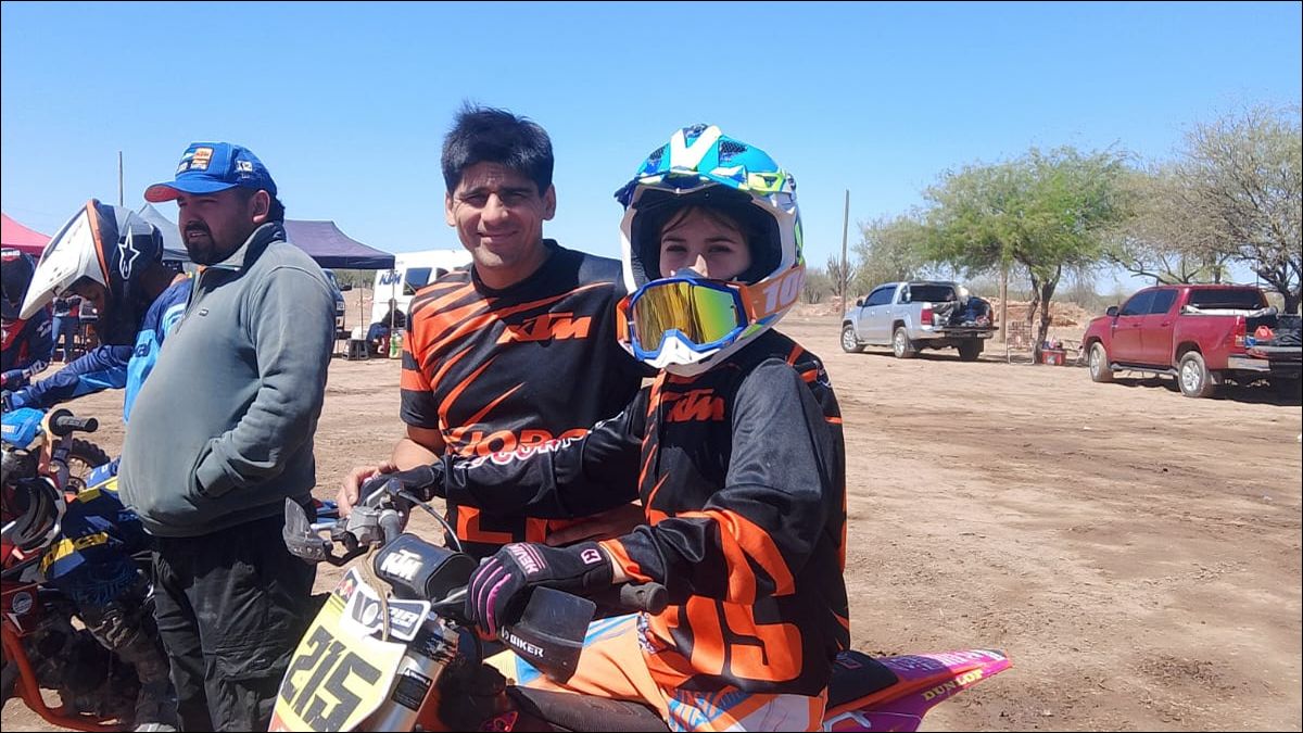 FAMILIA. Junto a su papá, Jorge, María Pía entrena y recorre distintos circuitos del NOA, combinando el colegio con la exigencia de un deporte extremo.