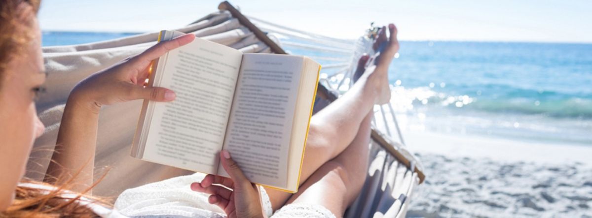 Qué leer en la playa: 10 libros que pueden conectarnos con la búsqueda -a veces infructuosa- de la felicidad