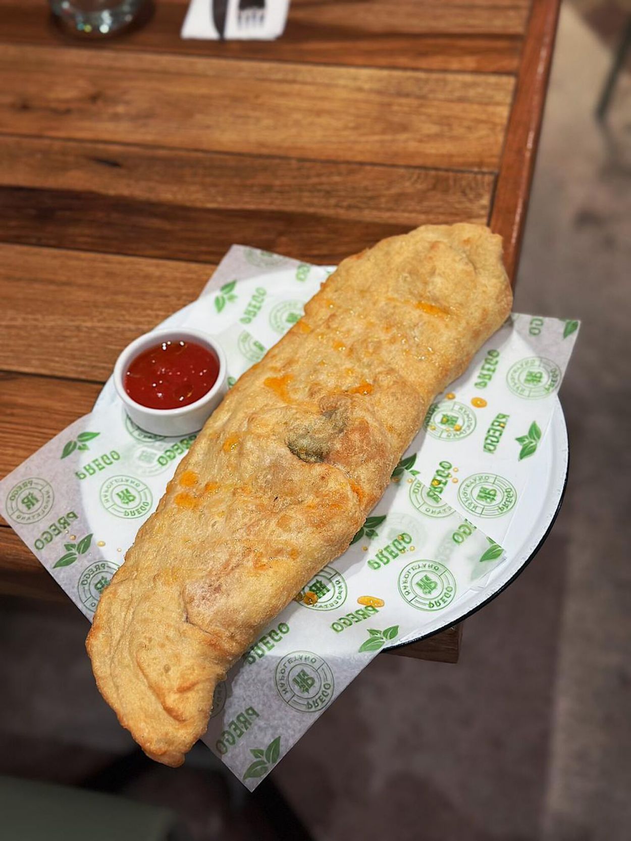 PREGO: CALLEJERA. La pizza frita revive una tradición nacida tras la Segunda Guerra Mundial. El relleno es suave, generoso y lleva ricota.