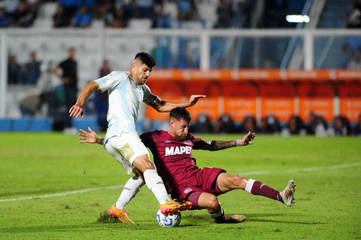 El goleador volvió a entrenar y seguiría bajo las órdenes de Hugo Colace | Foto: La Gaceta/Diego Aráoz