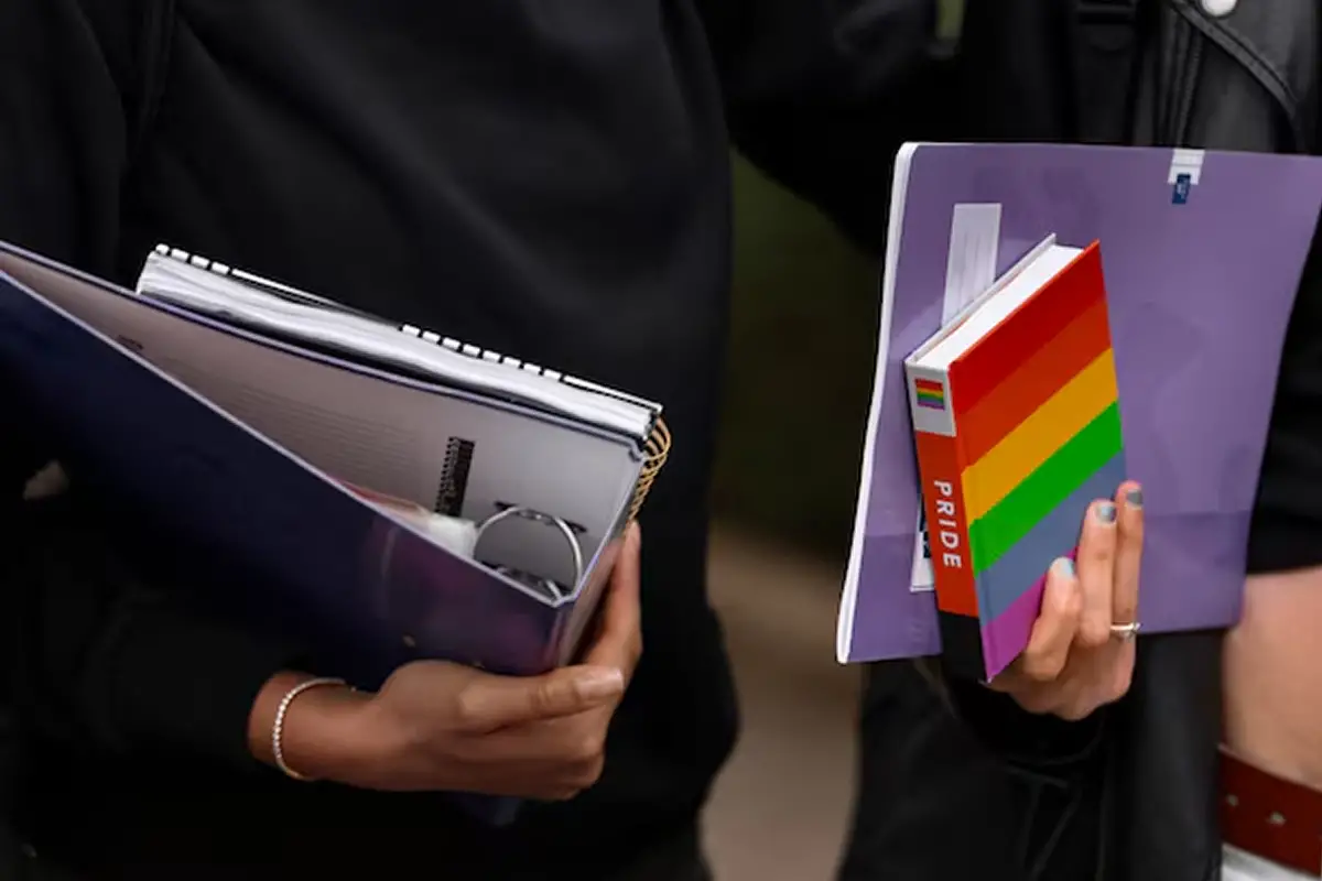 UNA DISCIPLINA MÀS ACTUAL. Derecho lanza diplomaturas en derechos LGBTI+, inteligencia artificial, política y derecho digital. / FREEPIK