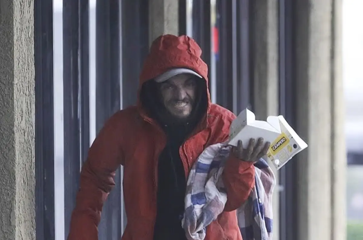 Chase se encontraba en situación de calle hasta que una mujer lo reconoció por la serie de Nickelodeon en la que saltó a la fama.