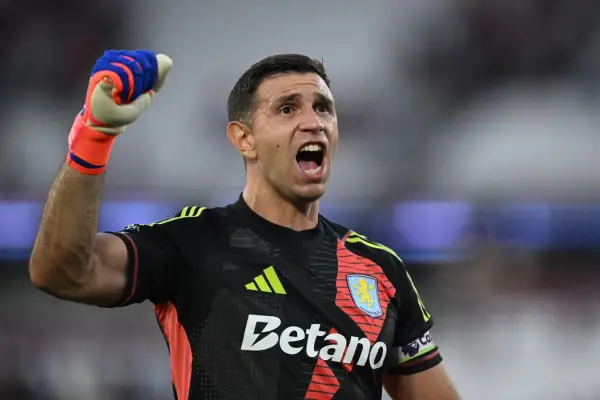 Aston Villa dio el golpe en Londres frente a Chelsea y llegó a 11 triunfos consecutivos