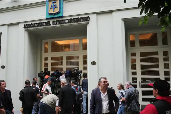 Escándalo AFA y Sur Finanzas: una jueza ordenó allanamientos para determinar presuntas maniobras financieras ilegales