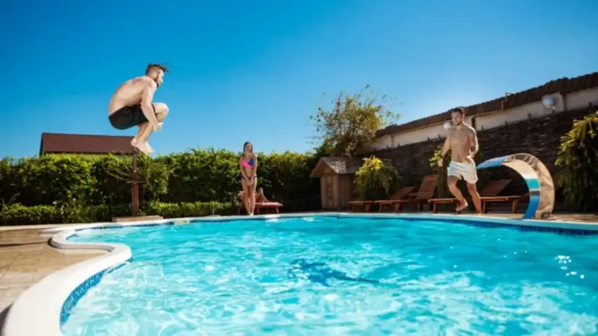 Cuánto cuesta instalar una pileta este verano y qué conviene tener en cuenta antes de invertir