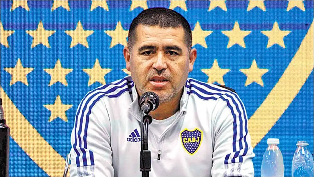DECISIÓN TOMADA. Juan Román Riquelme resolvió sostener el proyecto deportivo y ratificó al entrenador que estará al frente de Boca en la temporada 2026.