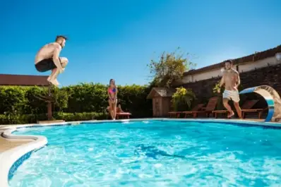 Cuánto cuesta instalar una pileta este verano y qué conviene tener en cuenta antes de invertir