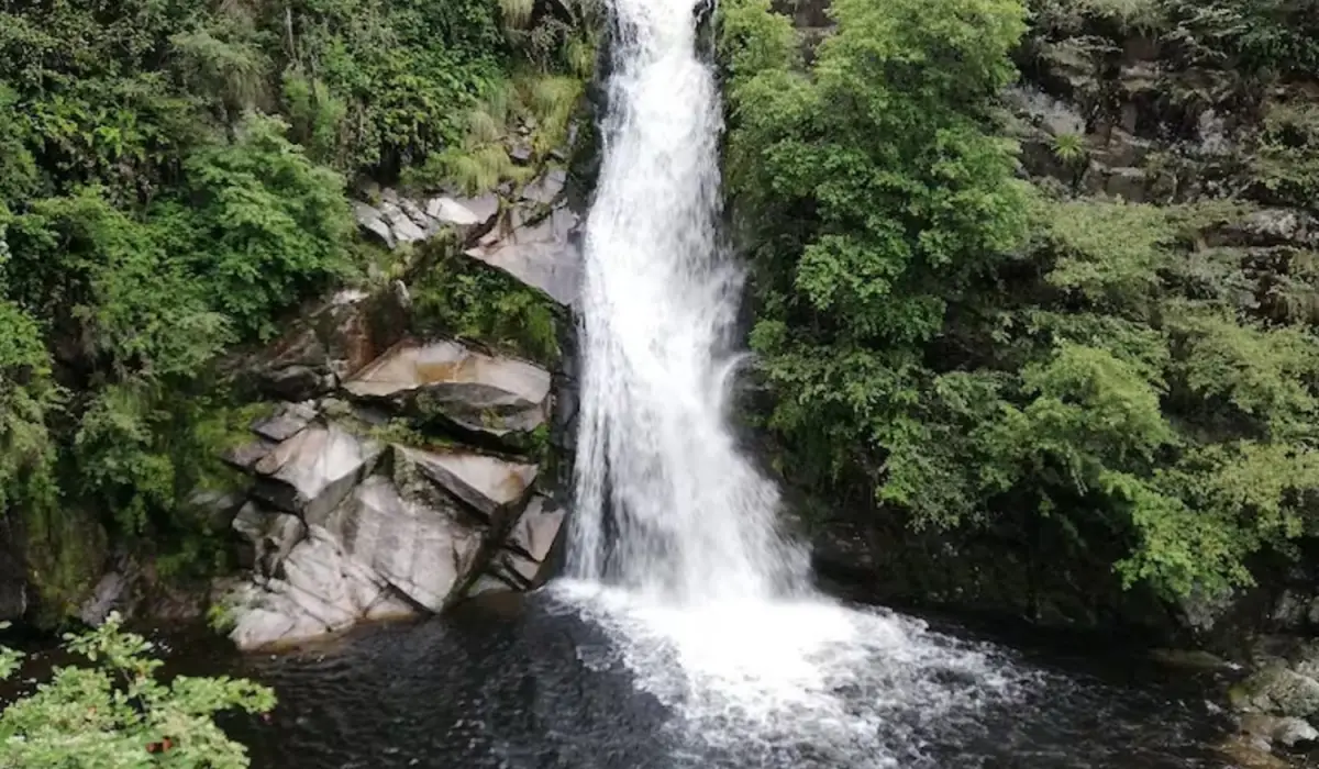TRAGEDIA EN CÓRDOBA. Entró a nadar con amigos y murió ahogado en una cascada.
