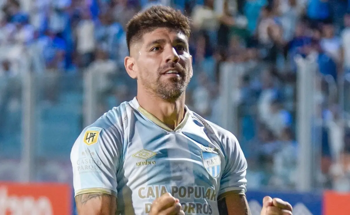 SIGUE UN AÑO MÁS. Leandro Diaz continuará defendiendo la camiseta del Decano.