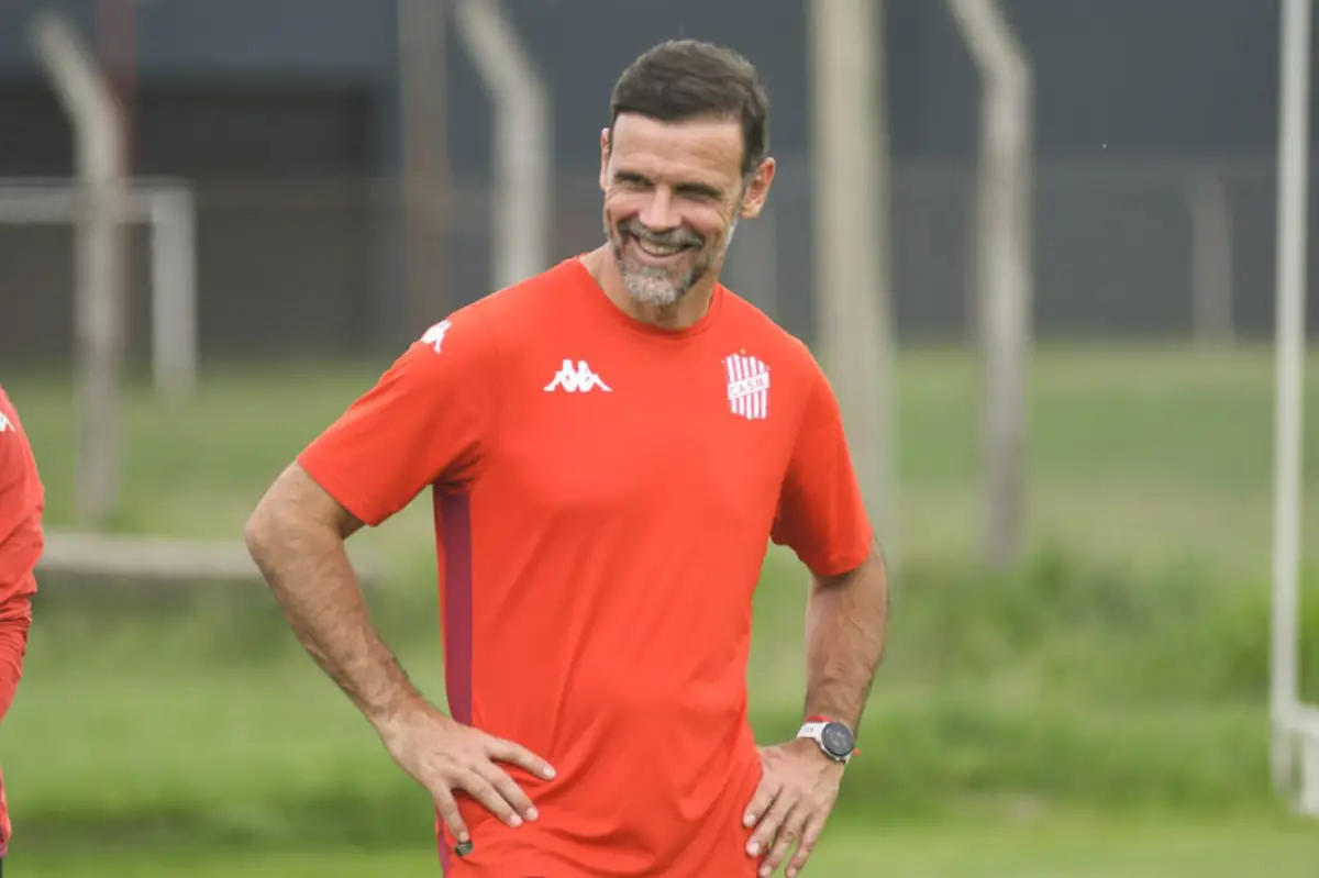 SE ACLARA EL PANORAMA. Andrés Yllana dirige las prácticas en el Complejo, a la espera de nuevas incorporaciones.