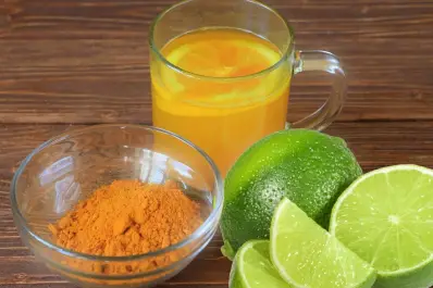 Por qué cada vez más personas toman cúrcuma con limón en ayunas
