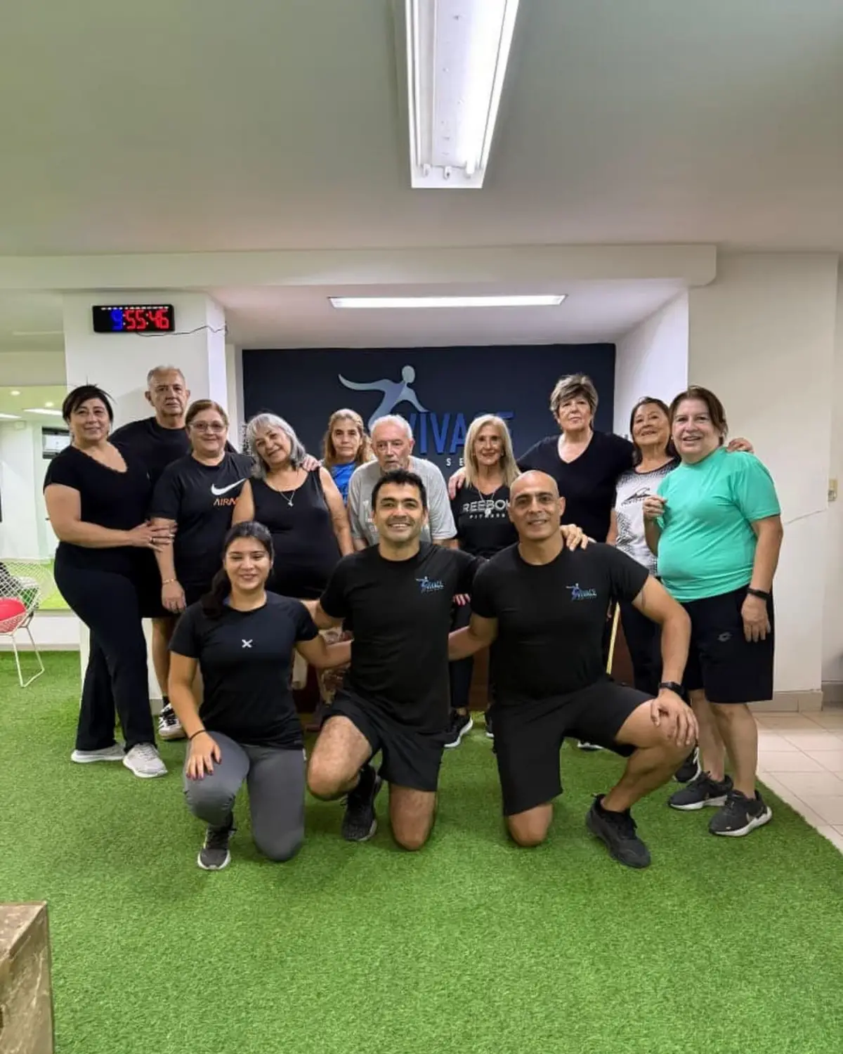 EQUIPO COMPLETO. Vivace coordina el entrenamiento de más de 60 personas con distintas necesidades físicas y de salud, junto a los profesores.