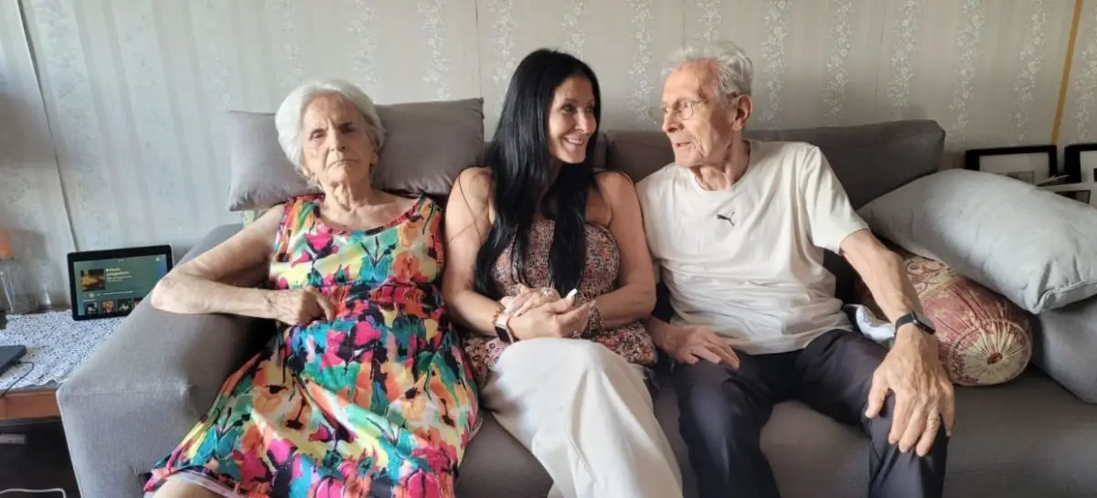 EN FAMILIA. Lo que más disfruta Carla Pucci de sus visitas de fin de año, es pasar tiempo con sus padres. Fluyen los recuerdos y las anécdotas.