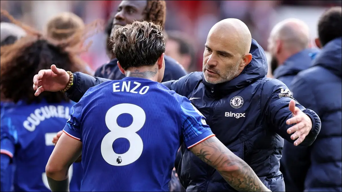ADAPTACIÓN. Enzo Fernández, capitán del Chelsea, atraviesa un nuevo cambio de escenario tras la salida de Enzo Maresca del banco del equipo londinense.