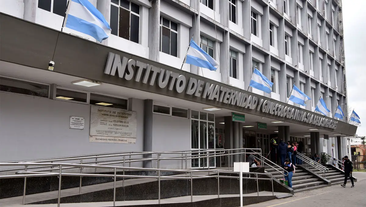 A MEDIANOCHE. La primera tucumana del año llegó en una de las salas de parto de la Maternidad, en la capital.