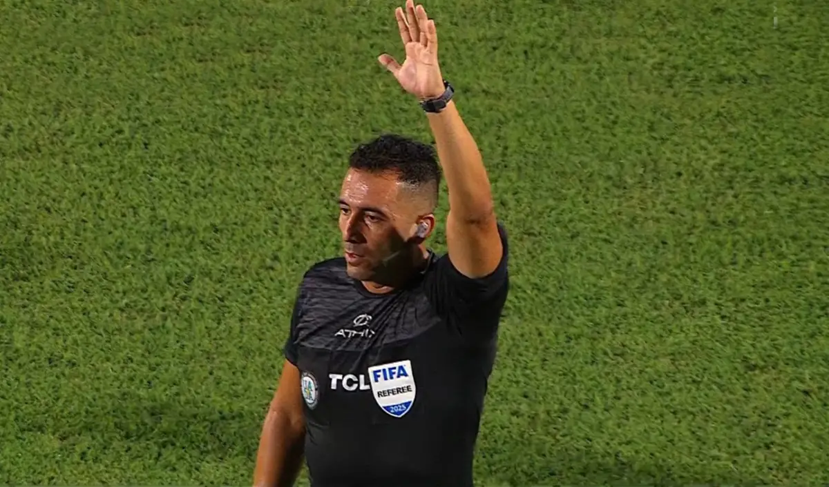 PROBLEMAS. El árbitro tucumano Luis Lobo Medina, señalado en chats que hablan de dinero y posibles arreglos en el fútbol argentino. 