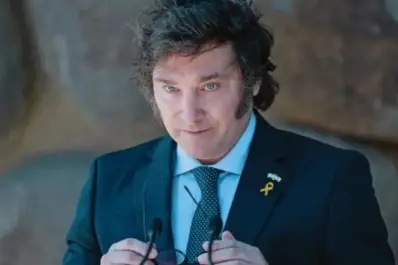 El Poder Ejecutivo reestructuró la SIDE por decreto y desató fuertes críticas de la oposición