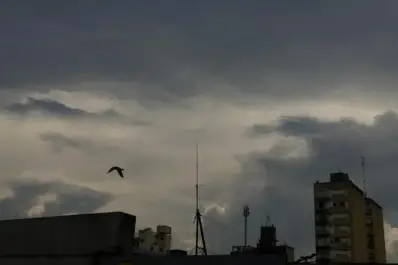 Tucumán bajo alerta amarilla tras una jornada agobiante: ¿a qué hora comenzaría a llover?