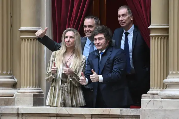 Milei no se toma vacaciones, pero habilita días de descanso para sus funcionarios