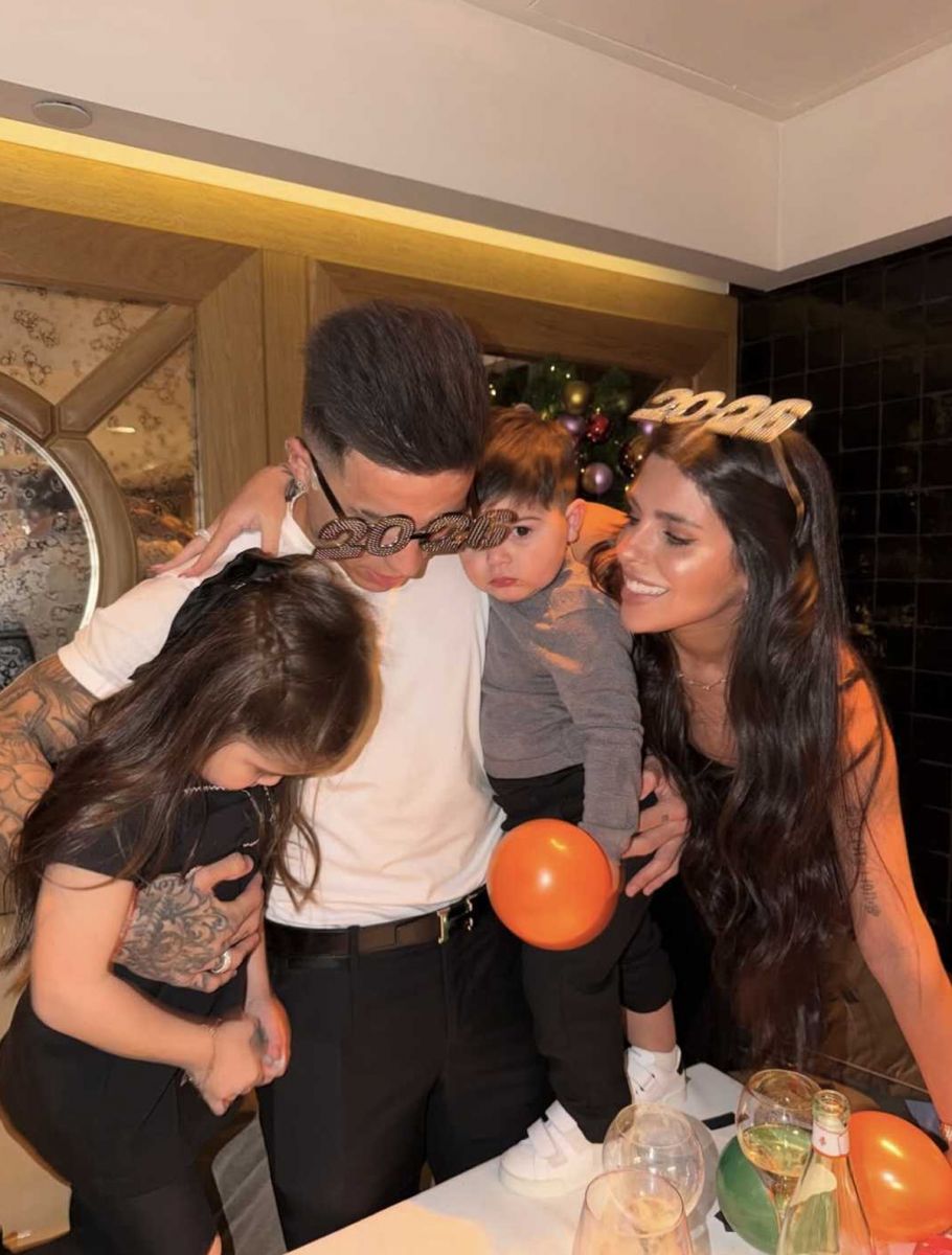 Los anillos de Enzo Fernández y Valentina Cervantes.