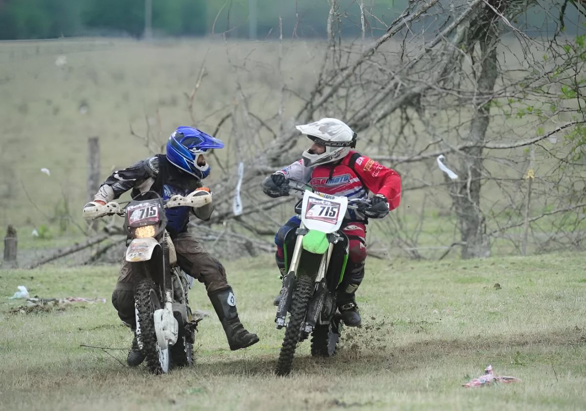 CAMPEÓN EN TUCUMÁN. Kevin celebra en el Trasmontaña 2013, junto a su hermano Luciano.