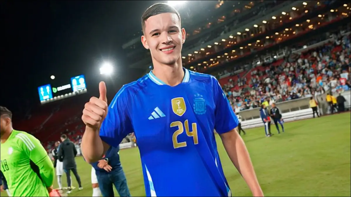 NUEVO REFUERZO. Valentín Carboni se sumará en las próximas horas al plantel académico tras acordarse su cesión anual desde el Inter de Milán, en una apuesta fuerte de Racing para la temporada 2026.