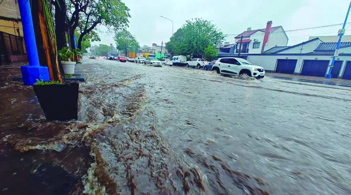 PASO DE AGUA. El municipio proyecta la construcción de dos colectores, hacia el norte y hacia el sur, para combatir las inundaciones. la gaceta/ archivo