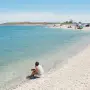 Parece el Caribe, pero está en Argentina: la playa de agua turquesa y arena clara que pocos conocen