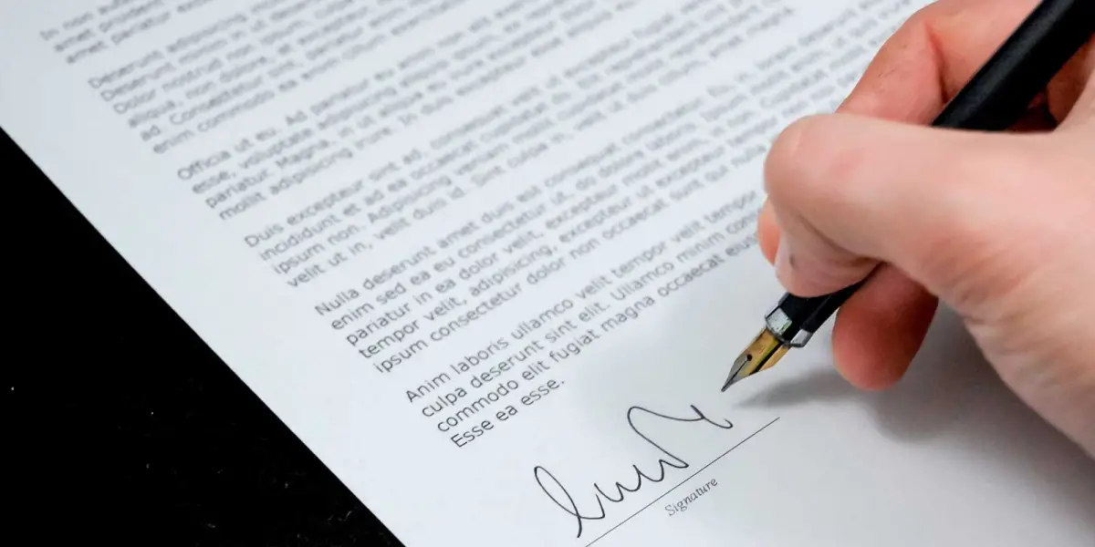 DOCUMENTACIÓN. El título y el analítico apostillados son la base para calcular la Nota Media Equivalente.