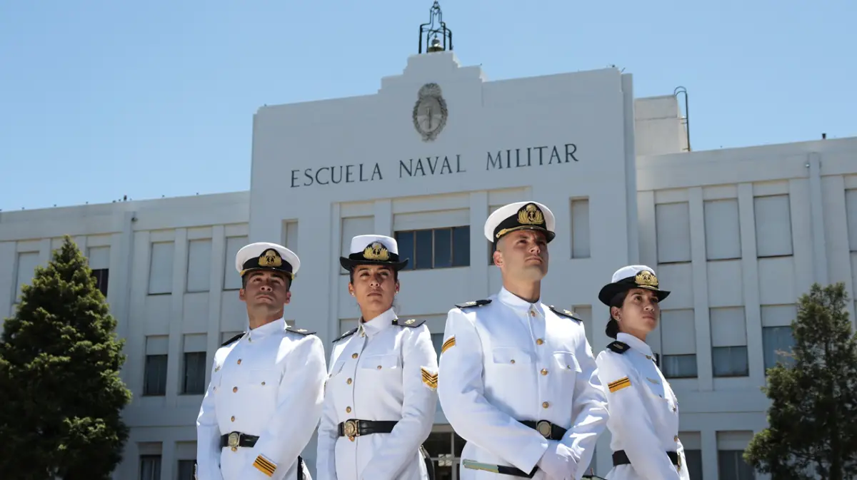 CARRERAS MILITARES. La Escuela Naval Militar, la Escuela Nacional de Náutica, la Escuela de Guerra Naval, y la Escuela de Oficiales de la Armada forman parte integral de la Facultad de la Armada (FadARA) en Argentina. / UNDEF