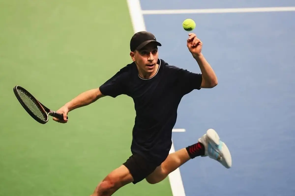 IMPRESIONANTE. Lucas Herrara, que representa a Alemania, se destaca por dominar en el circuito juvenil del país con su estilo de juego sin revés.