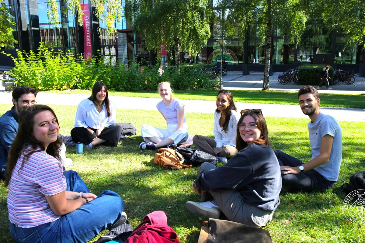 CURSOS, IDIOMAS Y BECAS. El International Summer School combina formación académica y actividades culturales. / UNIVERSITY OF OSLO