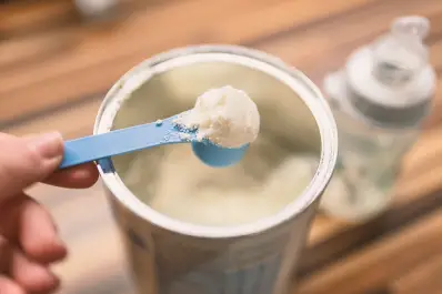 Retiran del mercado una leche de fórmula para bebés por la presencia de una bacteria peligrosa