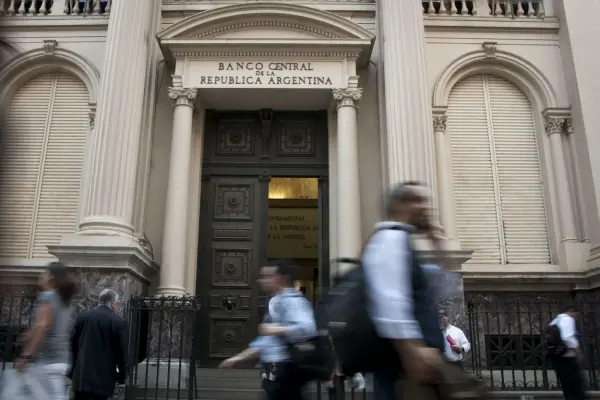 El BCRA confirmó que negocia extender el swap con China