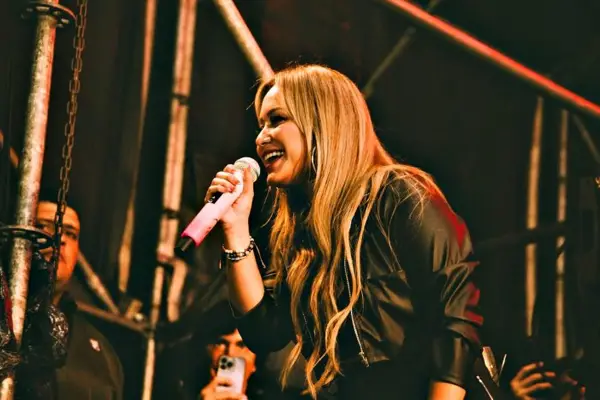 Cumbia y cuarteto en carnaval: Karina y Daniel Agostini llegan a Central Córdoba