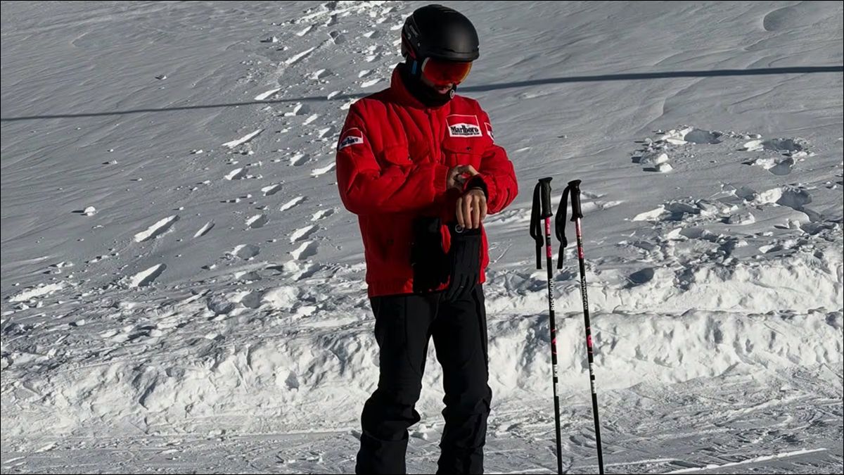 HOMENAJE FALLIDO. Pierre Gasly quedó en el centro de la escena tras una imagen que reavivó la sensibilidad de los fanáticos ligados a Michael Schumacher.