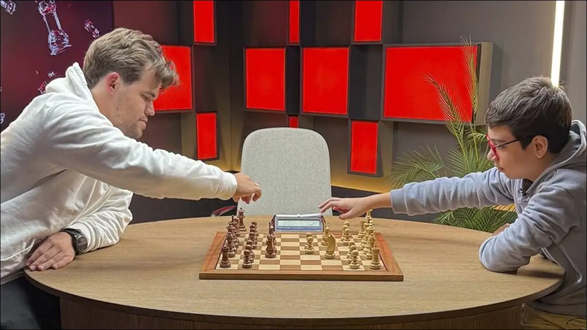 PROYECCIÓN. Faustino Oro compartió torneo y escenario con Magnus Carlsen en Oslo, donde el campeón mundial no escatimó elogios hacia el talento del joven ajedrecista argentino.