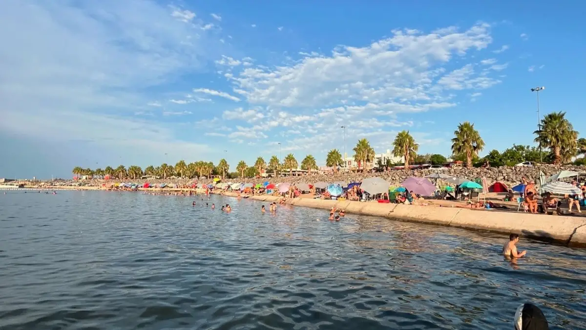 MIRAMAR DE ANSENUZA. El caribe cordobés, ubicado a orillas del espejo de agua más grande de la Argentina.