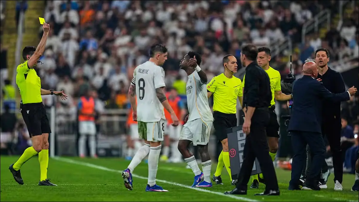 TENSIÓN A FLOR DE PIEL. Diego Simeone y Vinicius se cruzaron en pleno partido y le sumaron un capítulo caliente a una semifinal que se jugó con dientes apretados de principio a fin.