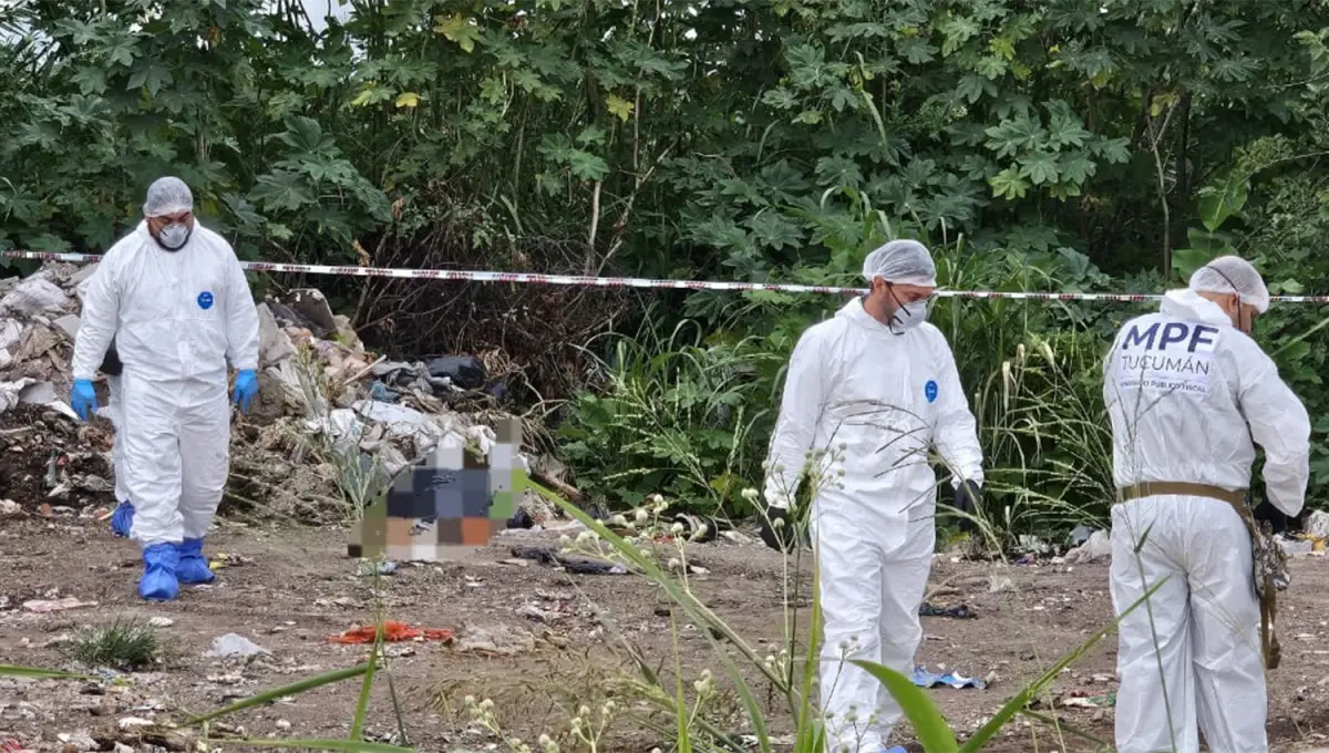 HORROR. Un grupo de mujeres encontró los restos en un predio en el que se arroja basura. 