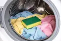 ¿Lo conocías? El sencillo truco de la esponja en el lavarropas que mejora el lavado