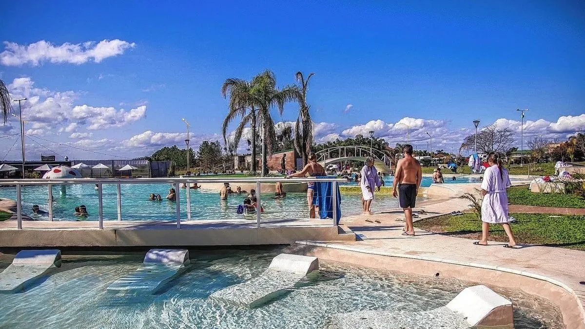 CONCORDIA. Este destino tiene balnearios, termas y playas para disfrutar en verano.