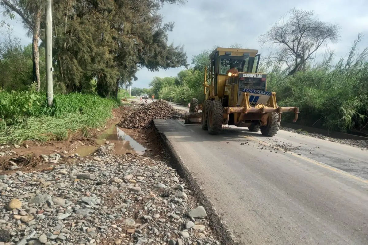 Continúan los trabajos para despejar las rutas afectadas por el temporal de lluvia en el Valle de Lerma