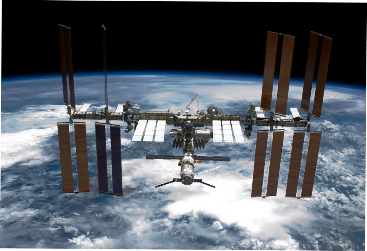 Estaba previsto que estuvieran en la Estación Espacial Internacional hasta finales de febrero.