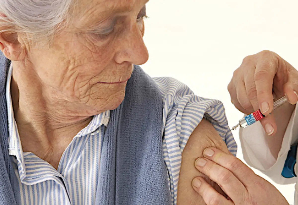 La vacuna para los afiliados de PAMI es gratis en farmacias habilitadas.