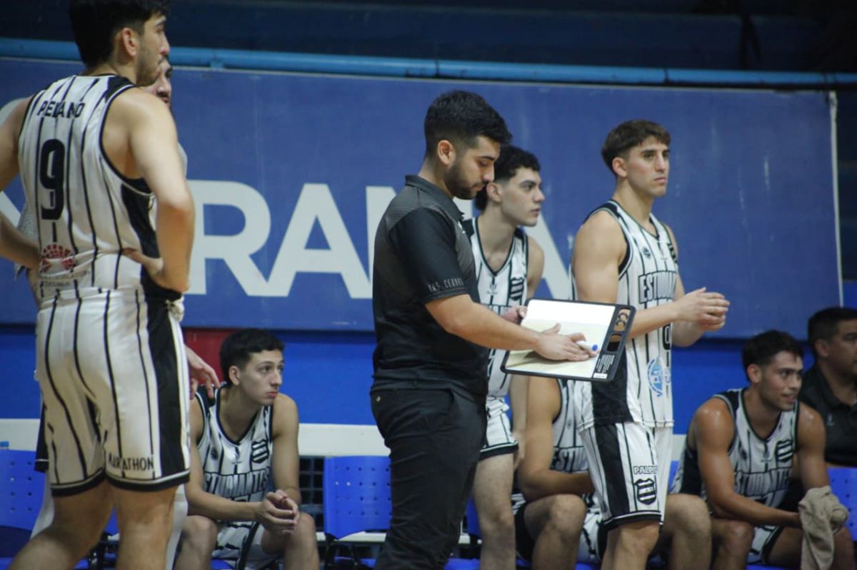 COMPLICADO. Fabrizio Esposito no puedo encontrarle la vuelta al encuentro | FOTO: Independiente B.B.C.